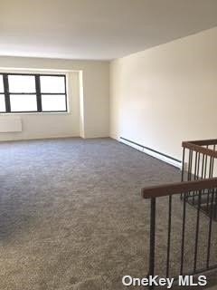 Foto del edificio - 240-35-240-70 70th Ave