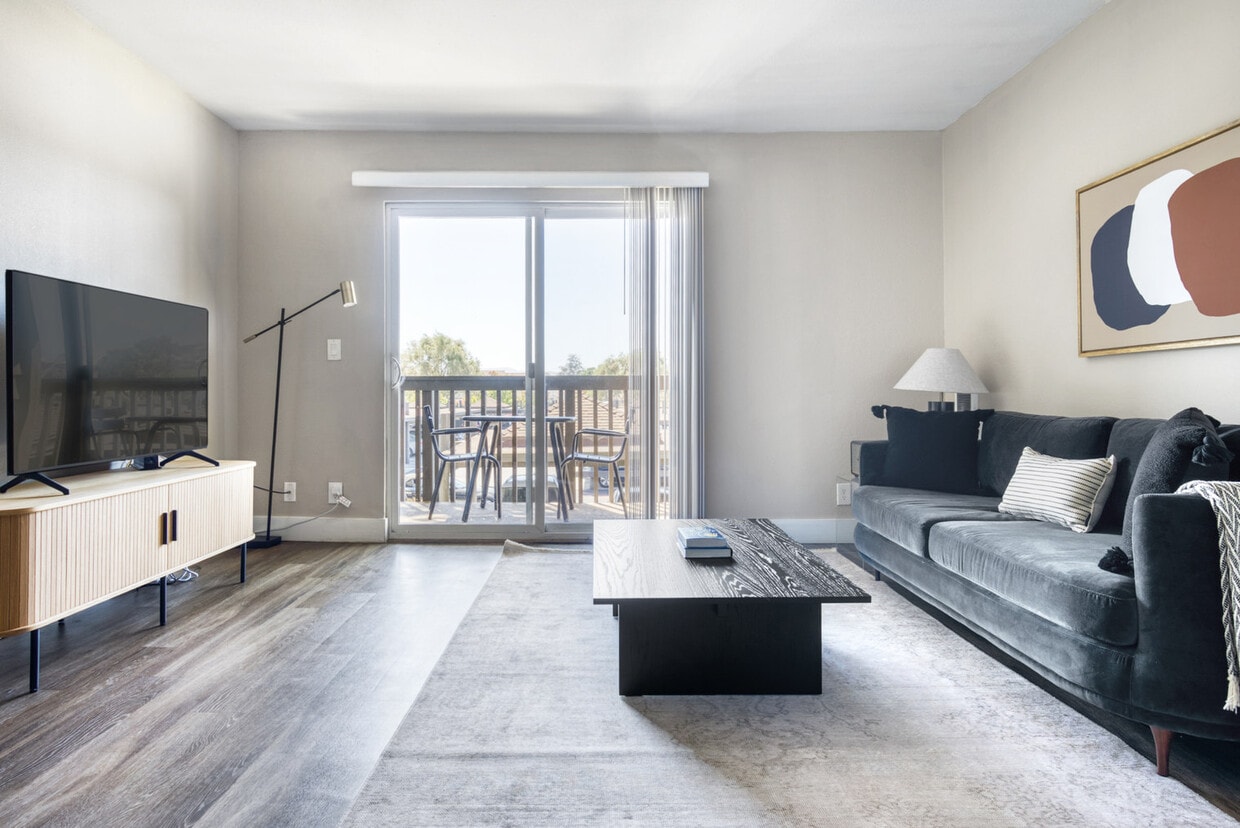 Foto principal - 644 Edgewater Blvd