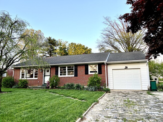 Building Photo - 117 Elmwood Rd