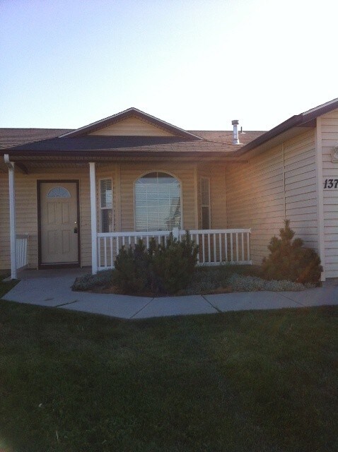 Building Photo - 13789 Mariposa St