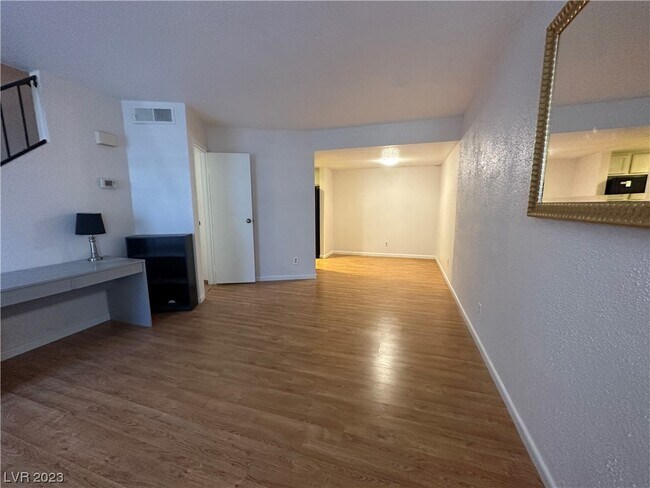 Building Photo - 2921 Country Manor Ln
