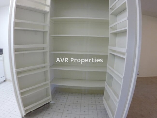 Building Photo - 758 Hanover St