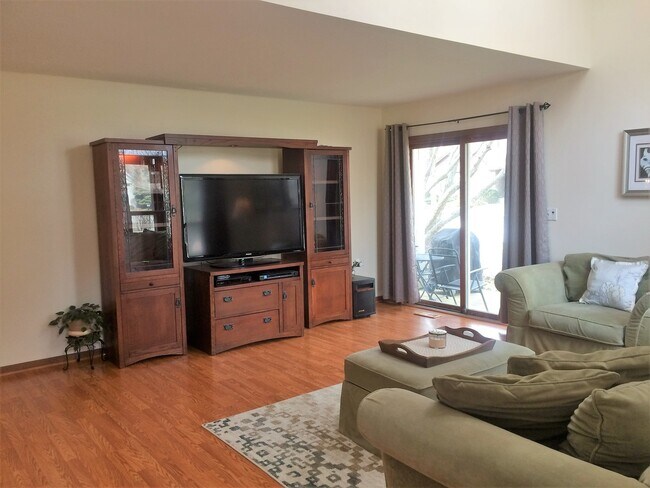 Building Photo - 2524 E Hunter Dr