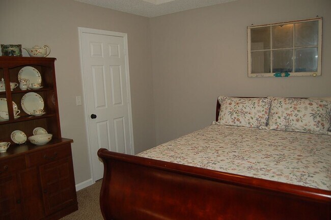 Building Photo - 108 Dalton Dr