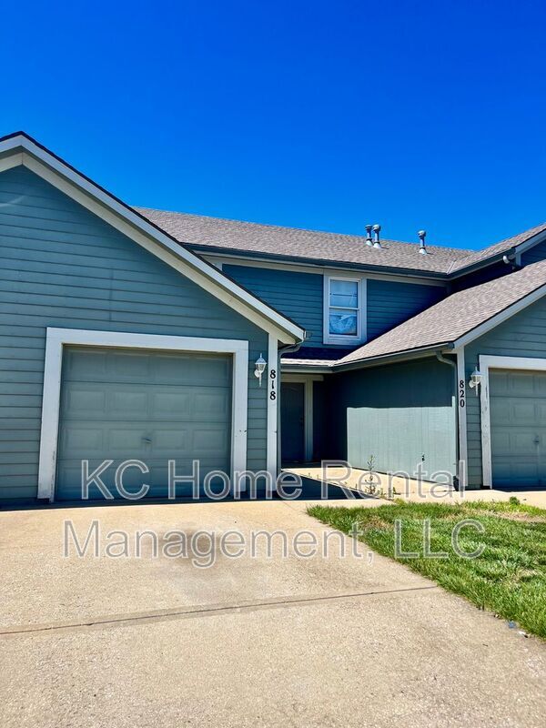 Primary Photo - 818 E. 167th Ct.