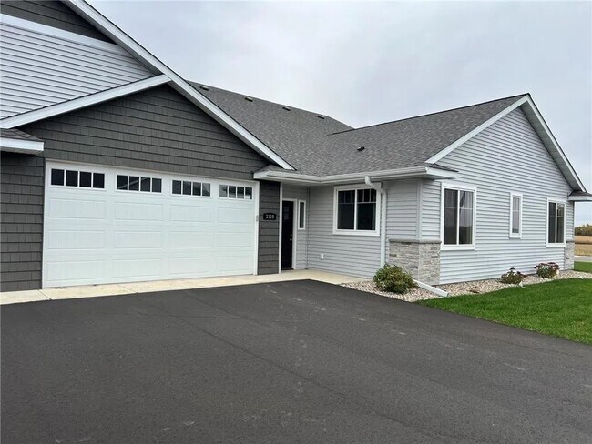 Foto del edificio - 3110 Bassett Dr