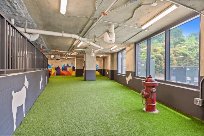 Foto del edificio - 799 West Marietta St NW