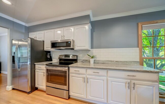 Foto del edificio - 2920 Village Spring Ln