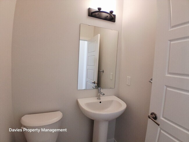 Photo du bâtiment - 11910-11935 35 Ave SW
