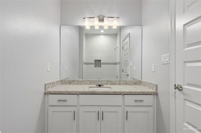 Foto del edificio - 2104 Redbud Ln