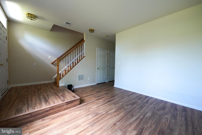 Foto del edificio - 42760 Longworth Terrace