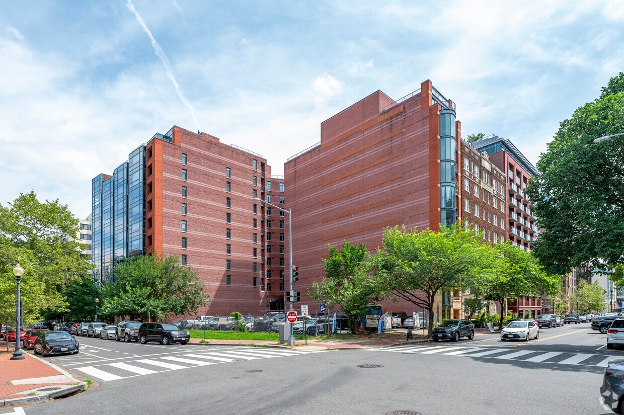 Primary Photo - Quincy Court