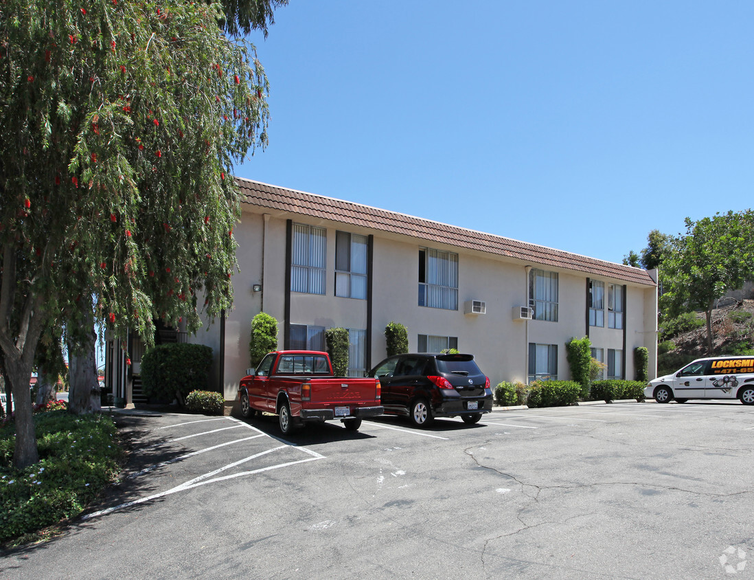 Foto principal - Telegraph Canyon Apartments