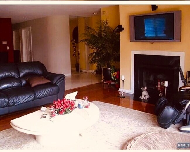 Foto del edificio - 8C Cove Ln