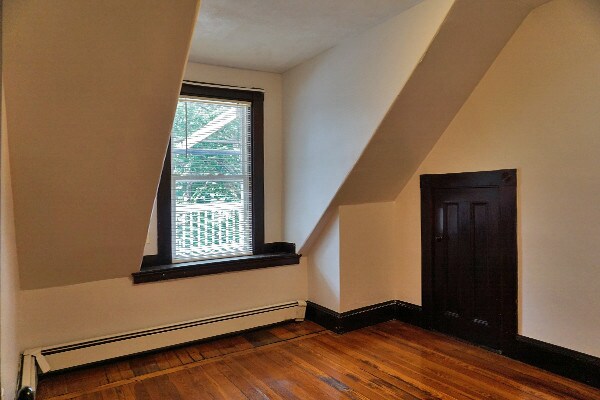 Building Photo - 159 Brown St