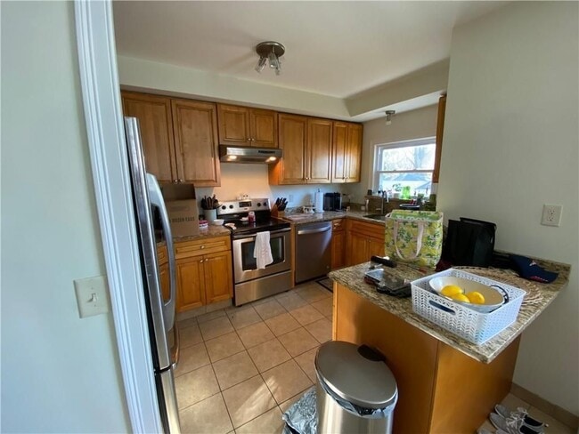 Building Photo - 28 Chester Ave