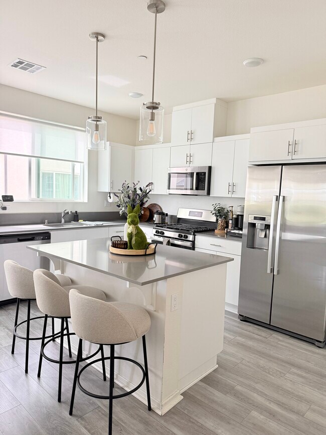 Foto del edificio - 5216 Beachfront Cove St