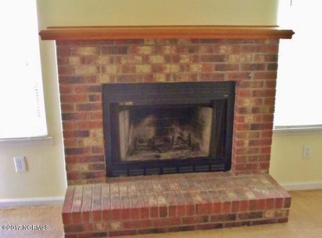 Foto del edificio - 215 Live Oak Ct