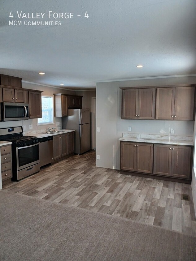 Primary Photo - QUICK MOVE-IN! 4 Valley Forge, Williamston...