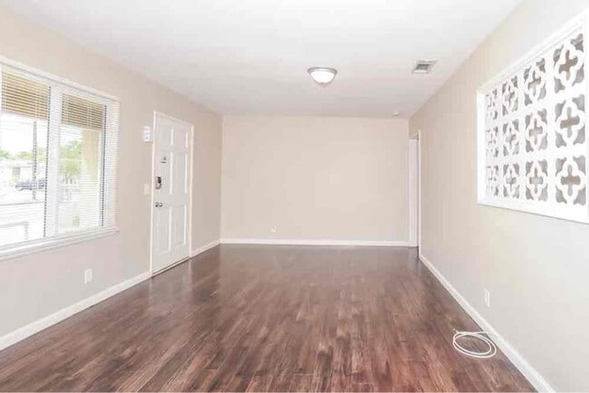 Foto del edificio - 11630 Kittridge St