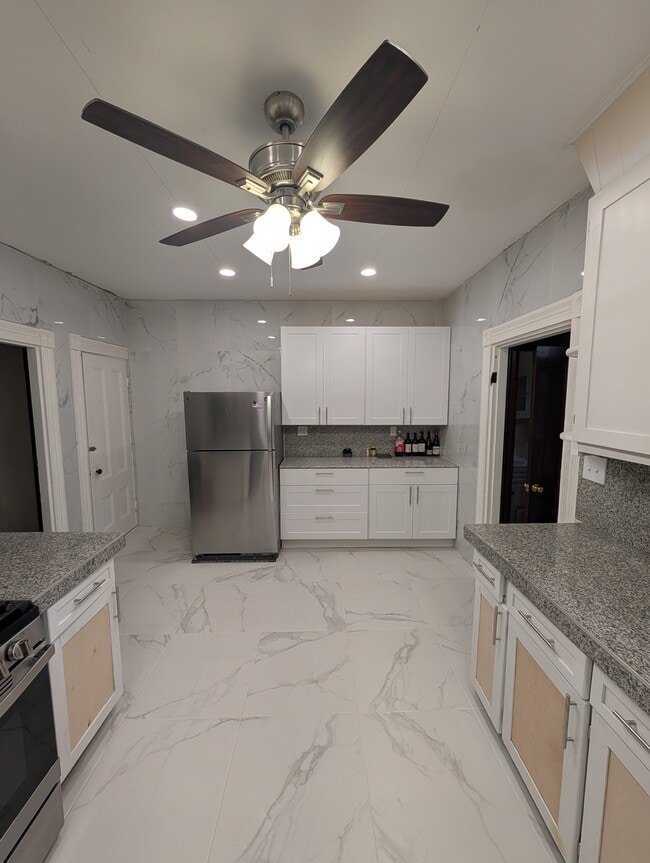 Photo - 74 Sharon St Townhome