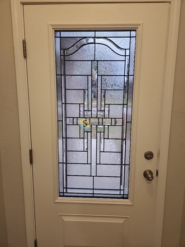 Foto del edificio - 1579 Lockend Rd