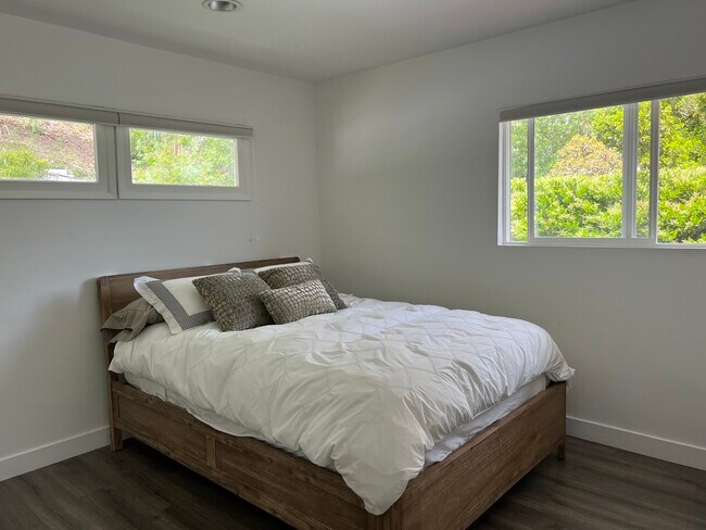 Bedroom 2 - 21523 Dumetz Rd