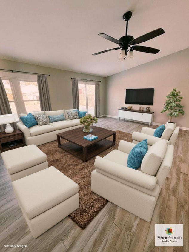 Lansing 4 bed 2 bath single family home with fenced in back yard. - Lansing 4 bed 2 bath single family home with fenced in back yard.