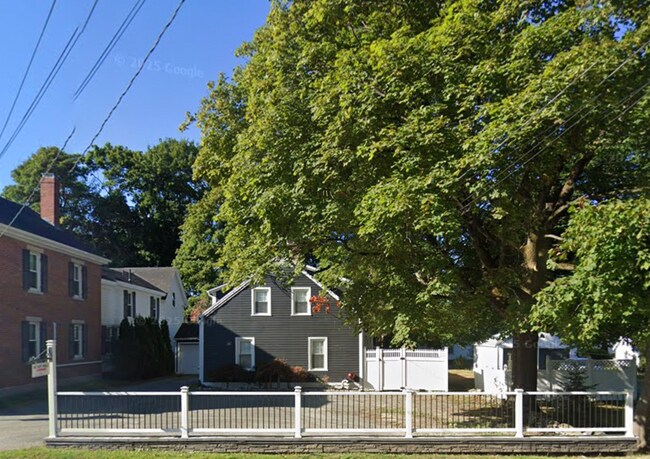 Encantador dúplex en Cape Cod - 167 Wilson St