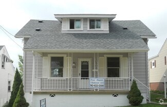 Building Photo - 422 W 45th St