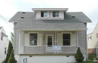 Building Photo - 422 W 45th St