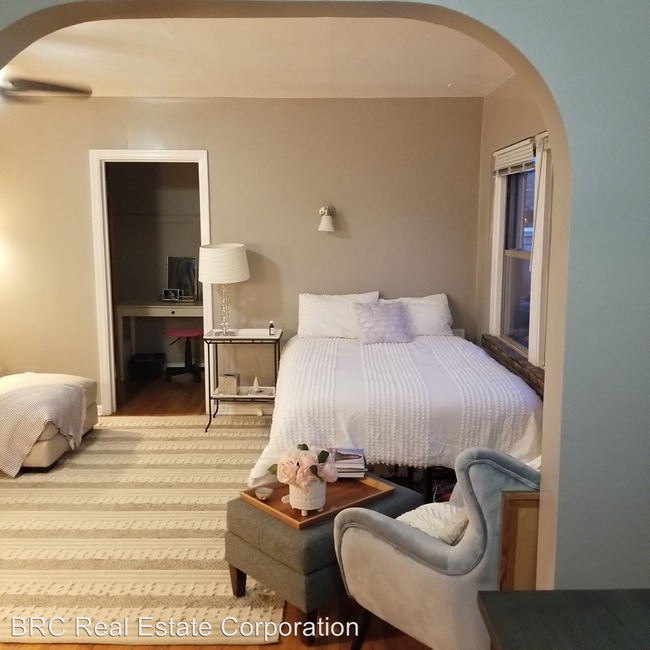 Building Photo - Studio, 1 bath Apartment - 221 Mathews Street