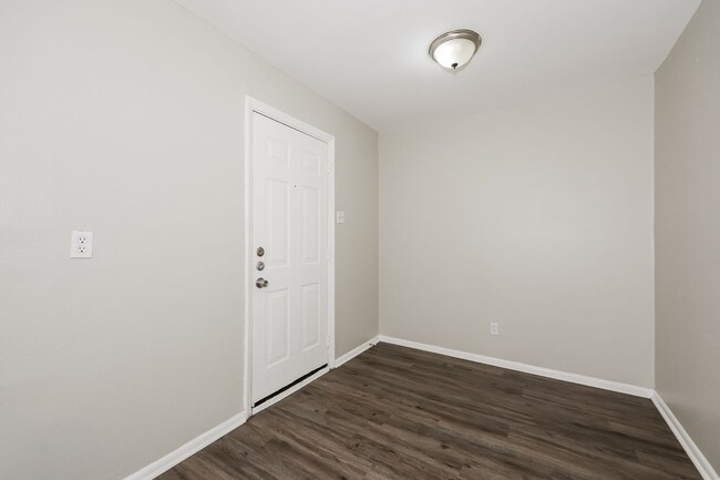 Building Photo - Coming Soon! 3 BR/1BA | Updated Single Family Home | 1-Car Garage | Shaded backyard!