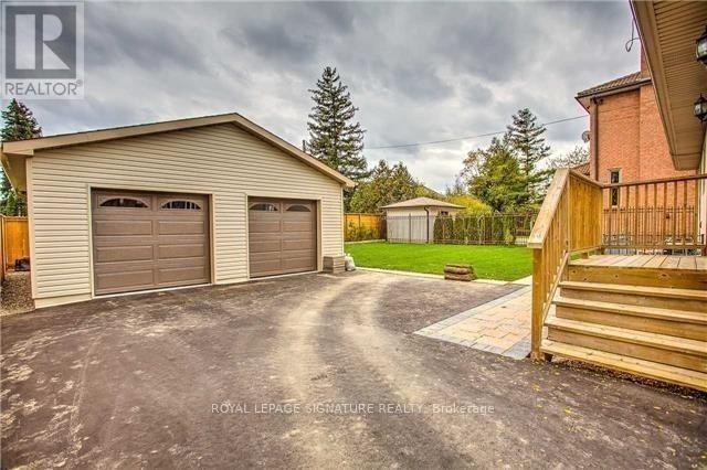 Building Photo - 23 Glen Belle Crescent