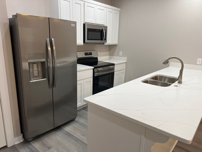 Foto del edificio - 923 Callie Ave