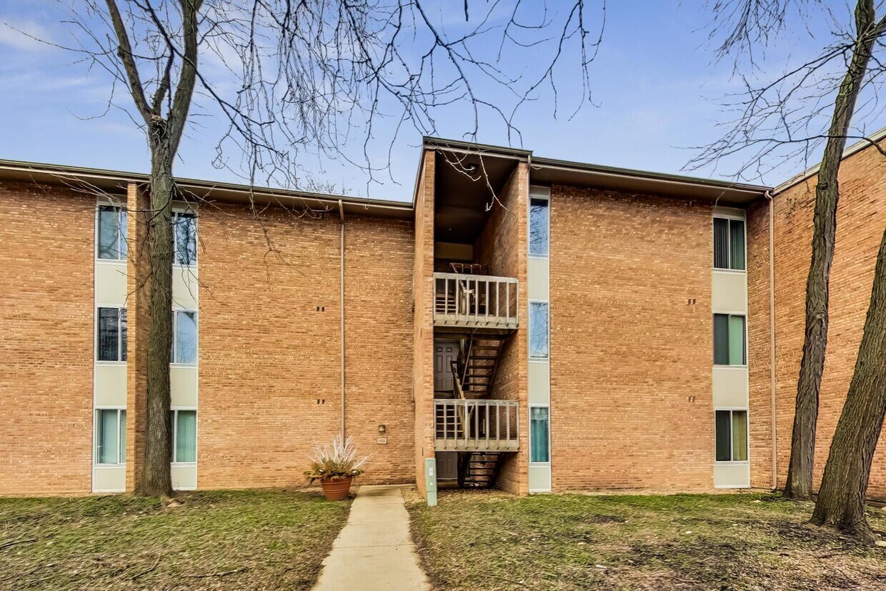 Primary Photo - 1605 Fairway Dr