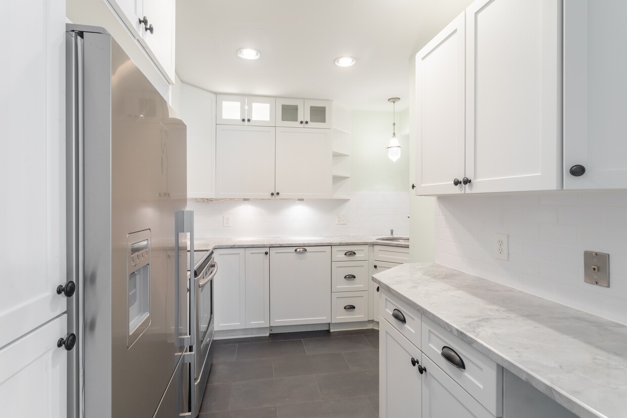kitchen - 2919 S Woodstock St