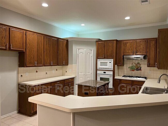 Foto del edificio - 829 Ash Grove Ln