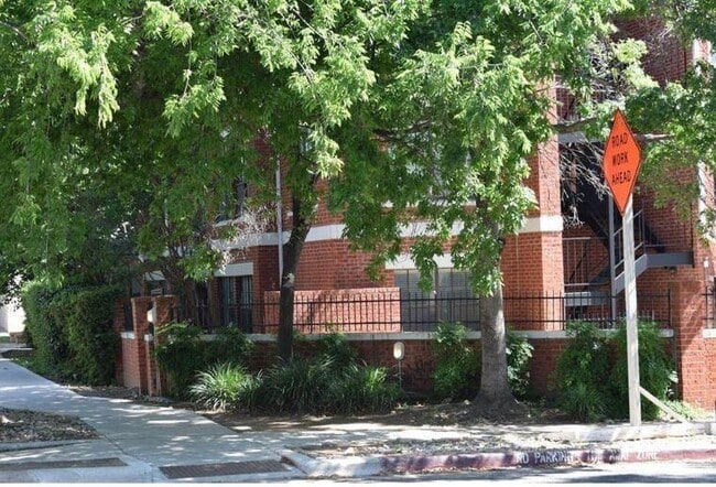 Foto del edificio - 712 W 21st St