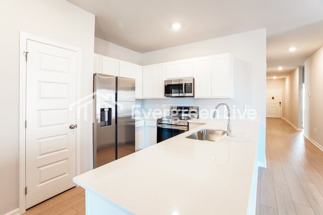 Foto del edificio - 17767 Denham Cir