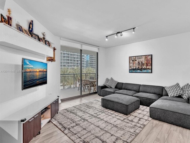 Foto del edificio - 999 SW 1st Ave