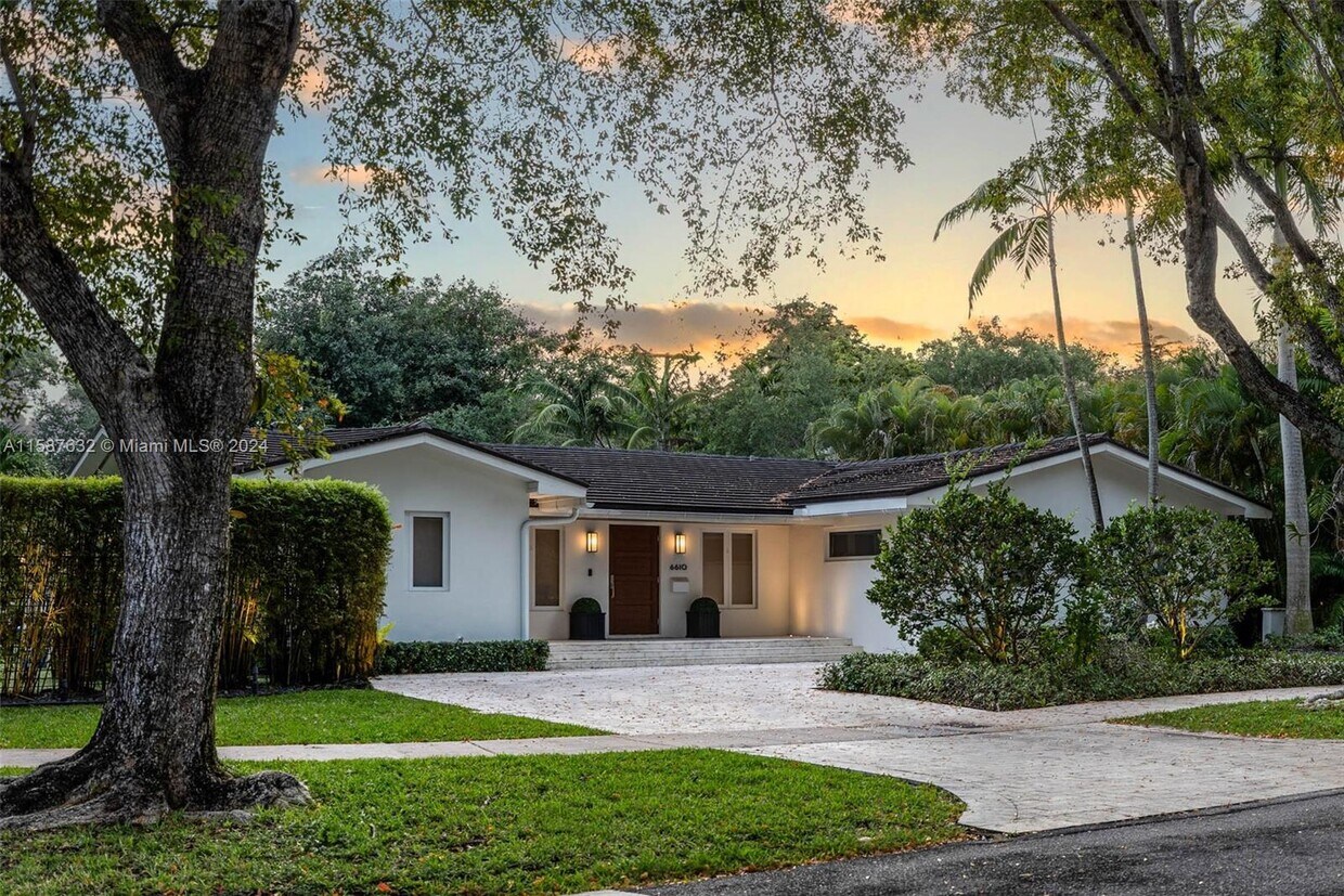Foto principal - 6610 Castaneda St