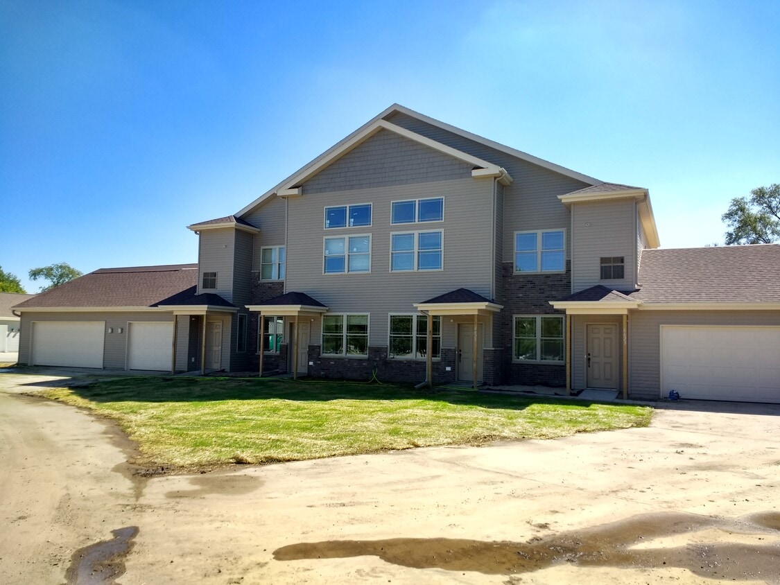 Primary Photo - 6630 Scattergood Ln