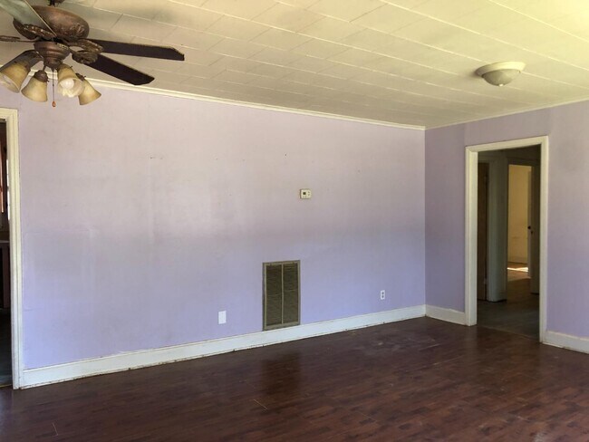 Building Photo - 406 Maynard Dr