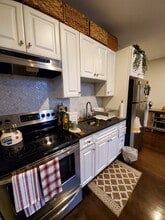 Building Photo - 65 Bedford St