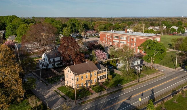 Foto del edificio - 137 1st Ave