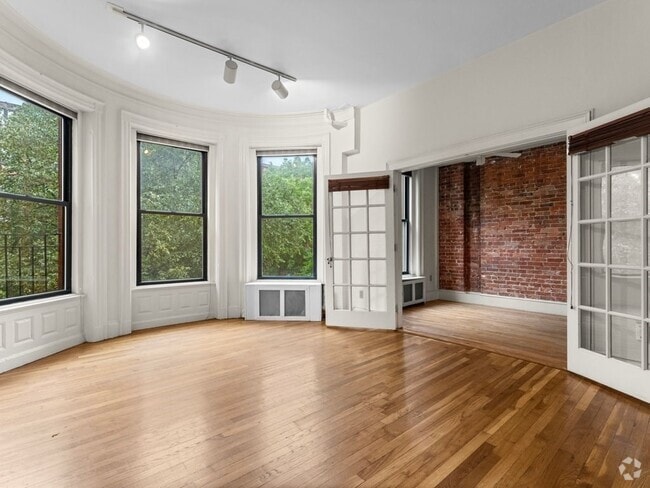 Building Photo - 473 Beacon St