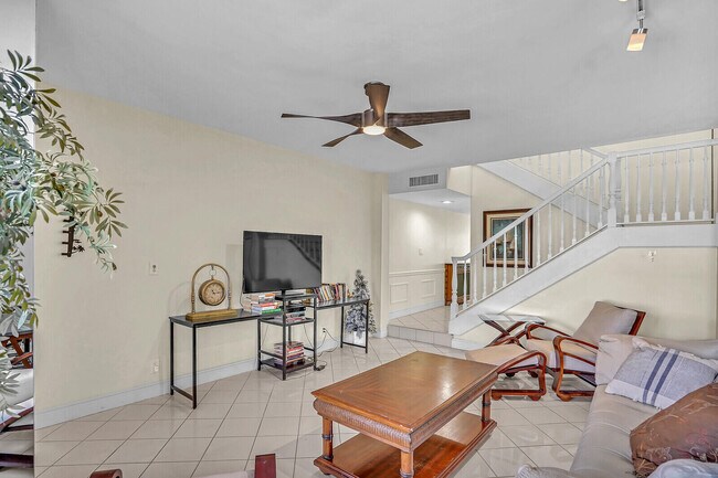 Foto del edificio - 584 SE 20th Ave
