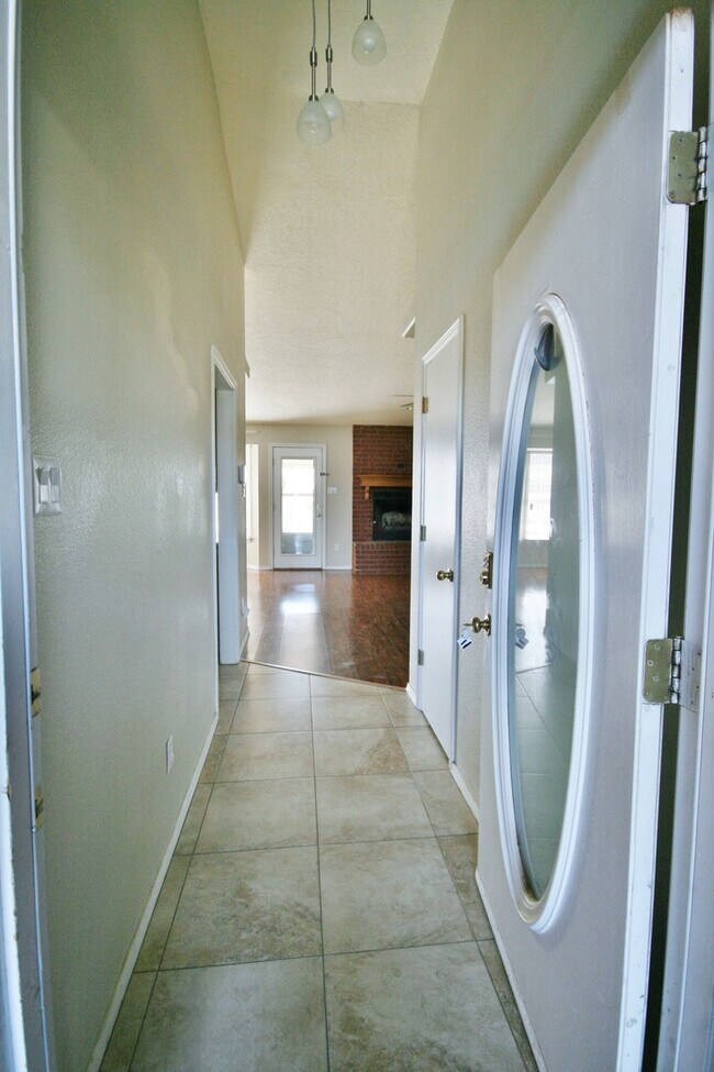 Foto del edificio - Beautiful 4 Bedroom home in Mesa School District, Pets Allowed