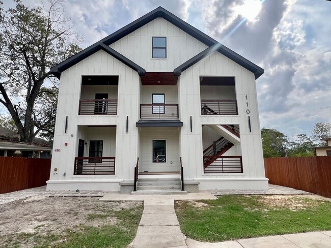 Photo - 110 Webb House